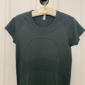 lululemon Swifty Tech SS Crew/LoganGreen/size 6